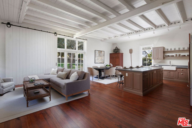 1835 Santa Monica Road, Carpinteria CA: https://media.crmls.org/mediaz/48df5cc6-9981-47e9-808c-128de56fceef.jpg
