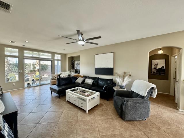 Image 3 of 23 For 37511 Golden Pebble Avenue