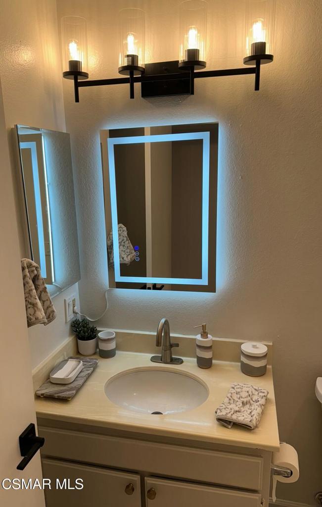 https://media.crmls.org/mediaz/48dfd4eb-0c27-44fd-8f48-a12898b27dd4.jpg?preset=X-Large