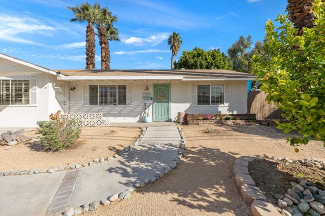 77590 California Drive, Palm Desert CA: https://media.crmls.org/mediaz/48e0625f-15b4-40bc-9e2f-5fd54282ad19.jpg