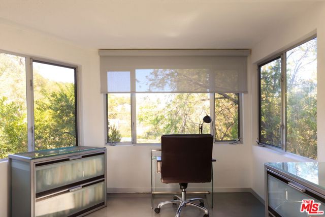 14622 Valley Vista Boulevard, Sherman Oaks CA: https://media.crmls.org/mediaz/48e06f3e-3786-4cba-ac6b-58ea2b6306ea.jpg