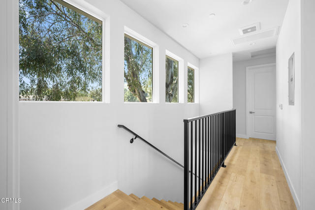 Detail Gallery Image 12 of 26 For 12323 Foxcroft Pl, Granada Hills,  CA 91344 - 3 Beds | 2/1 Baths