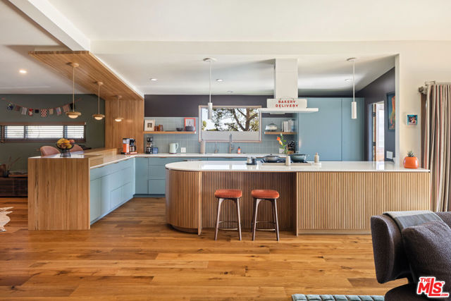 3307 Deronda Drive, Los Angeles CA: https://media.crmls.org/mediaz/48e0be06-05ff-4cb8-96c5-cb02f9b92d6f.jpg