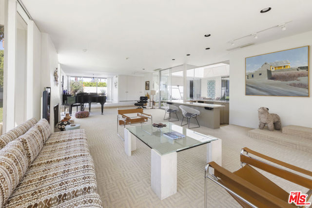 6 Cody Court, Rancho Mirage CA: https://media.crmls.org/mediaz/48e0c22d-399a-4158-92ec-6741a7858f09.jpg