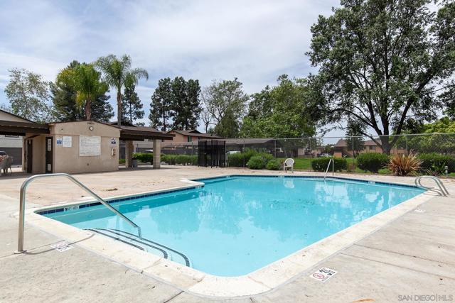 9952 N Magnolia Ave, Santee CA: https://media.crmls.org/mediaz/48e0e3fe-5a88-4811-b3d3-7e61567b25c3.jpg