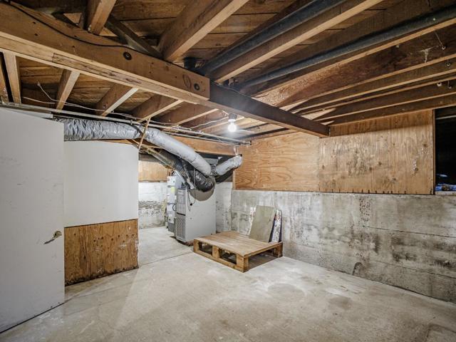 35 Sycamore Street, Watsonville CA: https://media.crmls.org/mediaz/48e0f90a-f418-41e3-8a89-b13dcf28dae9.jpg