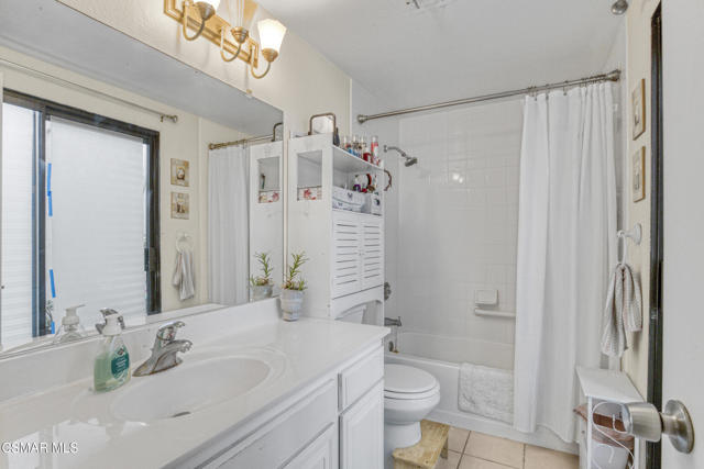 2190 Westshore Lane, Westlake Village CA: https://media.crmls.org/mediaz/48e1c4bc-e4cc-4157-8418-0209427b6e7b.jpg