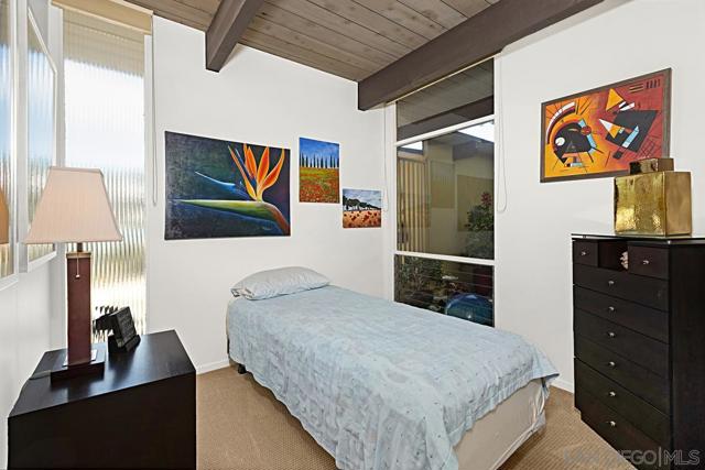 3455 Aldford Dr, San Diego CA: https://media.crmls.org/mediaz/48e37032-e7a4-45ea-a645-df1507904621.jpg