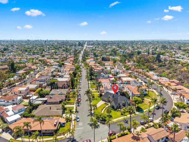 4386 Adams Ave, San Diego CA: https://media.crmls.org/mediaz/48e39a72-f500-4617-bcbd-81d8622042d9.jpg