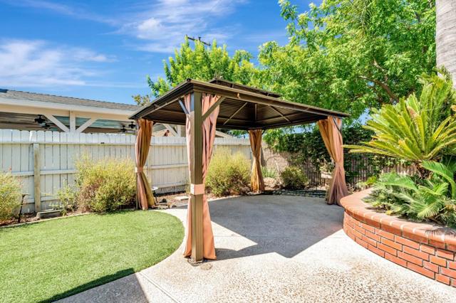 4025 Santa Maria Place, Turlock CA: https://media.crmls.org/mediaz/48e403d1-fe57-47d4-a2b0-2c25e8473665.jpg