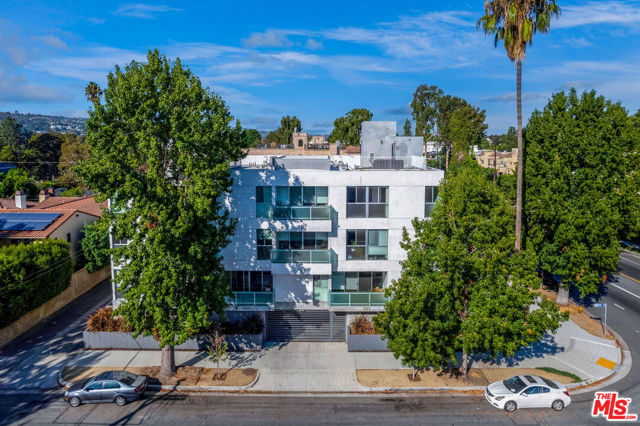 12602 Moorpark Street photo 2