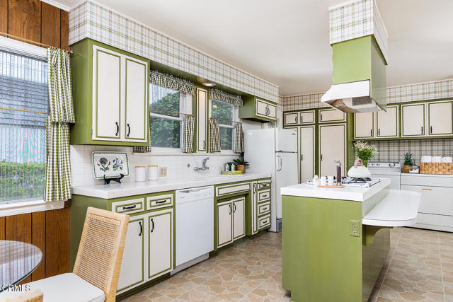 Detail Gallery Image 11 of 23 For 2460 Coniston Pl, San Marino,  CA 91108 - 3 Beds | 2 Baths