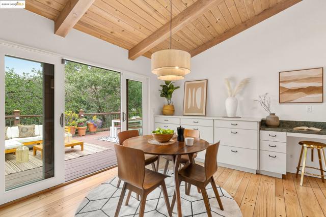 6257 Girvin Dr, Oakland CA: https://media.crmls.org/mediaz/48e54c84-7337-4af5-a01d-1c44fd33a0db.jpg