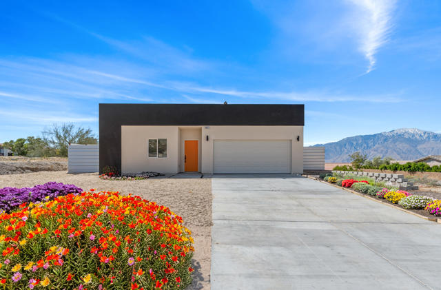 66 677 12 Th Street, Desert Hot Springs CA: https://media.crmls.org/mediaz/48e5b0a0-3b92-4e5c-bf1d-6d3cf310eecd.jpg