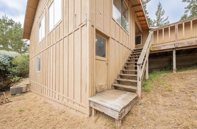 19400 Eden Court, Salinas CA: https://media.crmls.org/mediaz/48e5c157-5748-430d-9f21-2051c95cd289.jpg