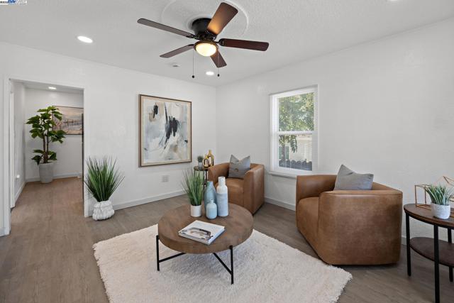 1385 Palm Ave, Martinez CA: https://media.crmls.org/mediaz/48e5ccb5-bfe9-4f0f-ba03-62b1d876ea23.jpg