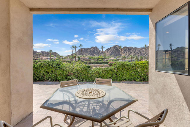 78565 Vista Del Fuente, Indian Wells CA: https://media.crmls.org/mediaz/48e5faeb-6361-43c2-b0b1-bbbfc71616a7.jpg