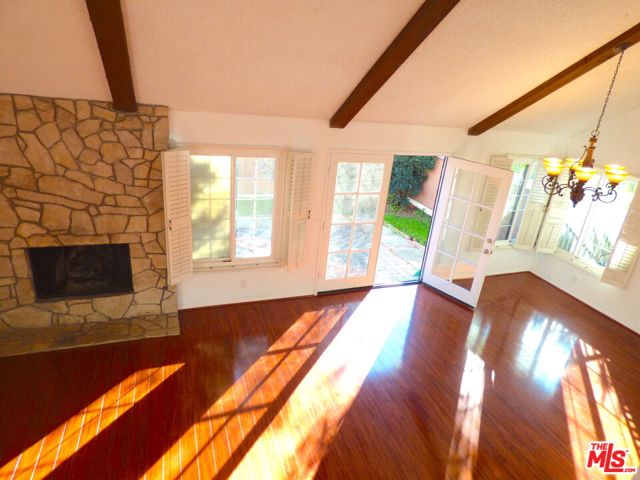 5930 Tampa Avenue, 101 photo 3