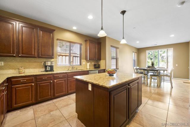 5545 Nanday Ct, Oceanside CA: https://media.crmls.org/mediaz/48e7df9f-689d-4285-be61-35b9c203c779.jpg
