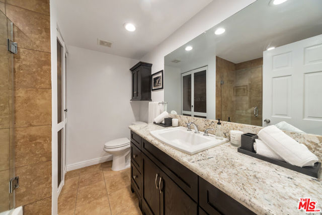 5650 Sumner Way, 104 photo 10
