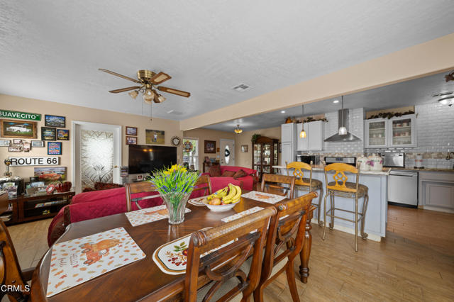 Detail Gallery Image 11 of 27 For 2304 San Marino Dr, Bakersfield,  CA 93309 - 3 Beds | 2/1 Baths