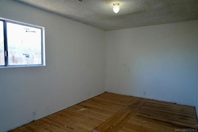 4205 Rene Dr, San Diego CA: https://media.crmls.org/mediaz/48ea4420-fc18-4d61-8e97-0a5eb59b2c93.jpg