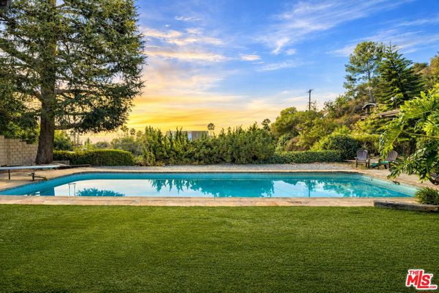 7230 Outpost Cove Drive, Los Angeles CA: https://media.crmls.org/mediaz/48ea7332-964b-4d97-8616-a93dc0979b0c.jpg