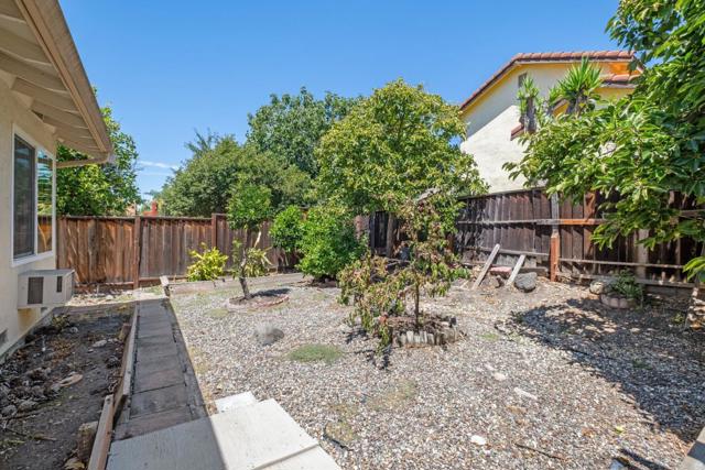 466 Prada Drive, Milpitas CA: https://media.crmls.org/mediaz/48eb90a4-3fb2-4683-ad5b-c6cd9b59fa5e.jpg