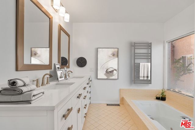 8048 Stewart Avenue, Los Angeles CA: https://media.crmls.org/mediaz/48ebd3b0-6e92-475f-a610-c86c11d56fb9.jpg