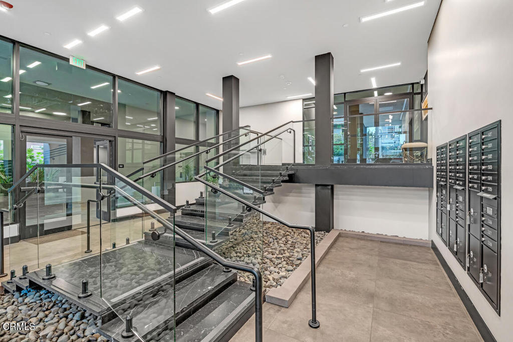 178 S Euclid Avenue #412