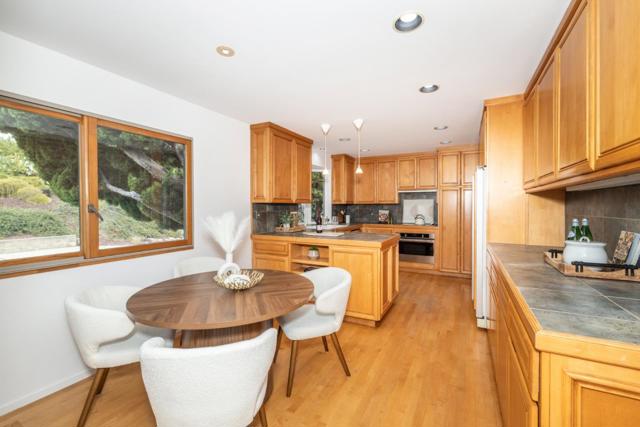 26939 Beatrice Lane, Los Altos Hills CA: https://media.crmls.org/mediaz/48ec158a-c795-44cf-8b93-b790202a9ff2.jpg