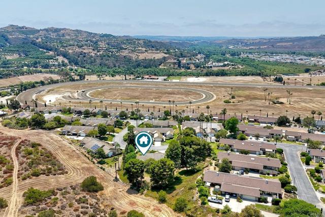 61 Via Larga Vista, Bonsall CA: https://media.crmls.org/mediaz/48ec3817-d1e9-4b9b-9227-d4c4af907c00.jpg