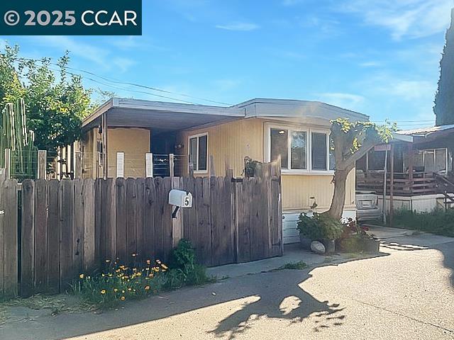 841 W Brannan Island Rd, Isleton CA: https://media.crmls.org/mediaz/48ec9e40-aec9-401f-b012-c311cfe7641d.jpg