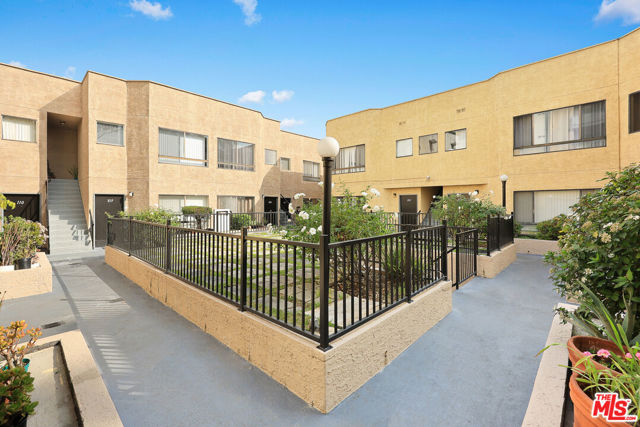 Image 10 of 24 For 1818 Vassar Street