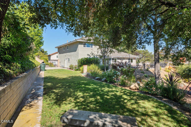 354 Larch Crest Court, Newbury Park CA: https://media.crmls.org/mediaz/48ecb5b0-c518-49f5-828f-bdfe72285fb3.jpg