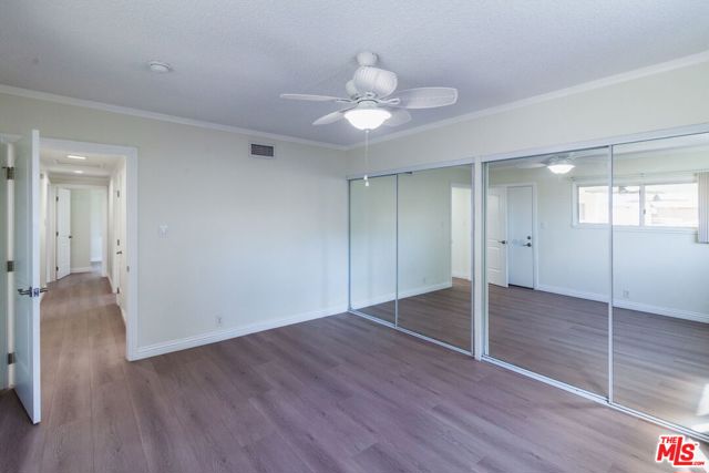 8646 Corbin Avenue, Northridge CA: https://media.crmls.org/mediaz/48ecc8cc-7731-42c3-b577-1f7a3d12e661.jpg