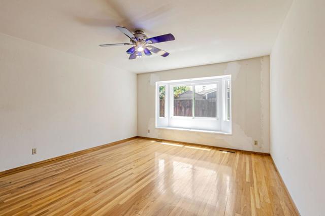 945 San Ramon Court, Mountain View CA: https://media.crmls.org/mediaz/48ed74a1-eedc-4718-bc57-62724381544a.jpg