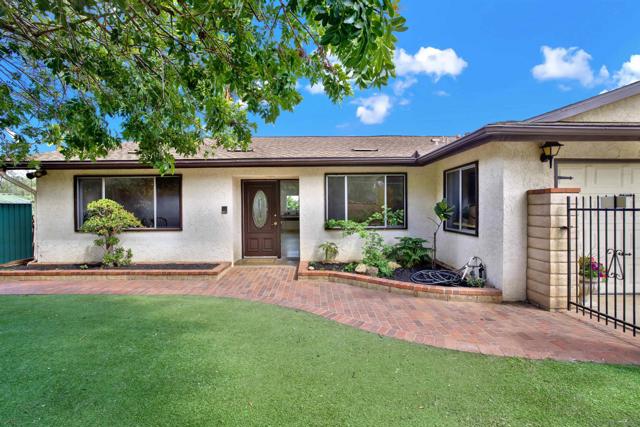 460 Rancho La Mirada Ln, Escondido CA: https://media.crmls.org/mediaz/48eda757-385a-45e8-9d86-04437d6cd9c3.jpg