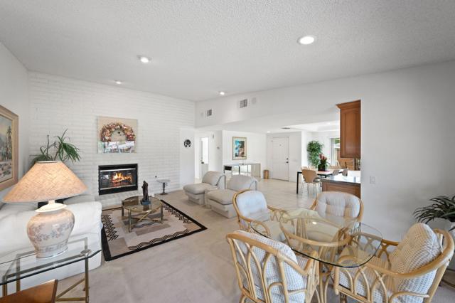 38 Conejo Circle, Palm Desert CA: https://media.crmls.org/mediaz/48ee63b1-785b-46d6-99dd-db32a765a429.jpg
