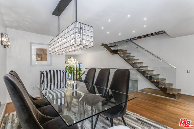 8783 Lookout Mountain Avenue, Los Angeles CA: https://media.crmls.org/mediaz/48ee88f4-5135-4f2e-9395-804d19e29036.jpg