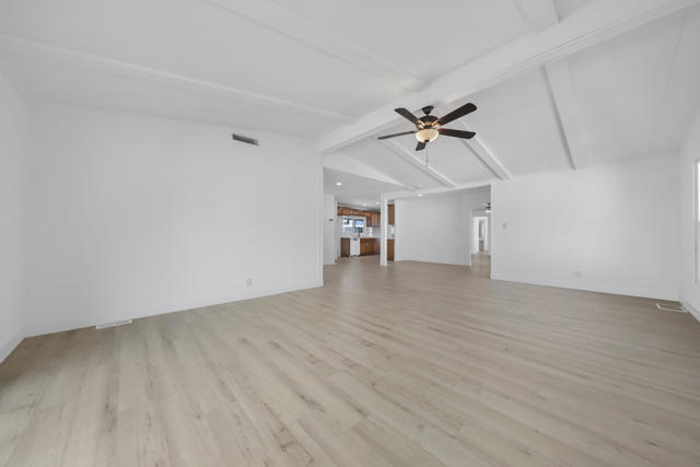 49305 Hwy 74 Spc 49, Palm Desert CA: https://media.crmls.org/mediaz/48ee9cd6-fdc7-4654-9e1a-cc31b6732508.jpg