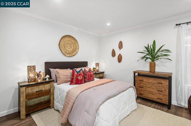 2742 Oak Rd, Walnut Creek CA: https://media.crmls.org/mediaz/48ef6f01-8c83-4d64-87bc-b5eeebc2da6e.jpg