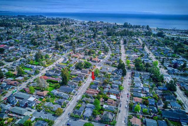 723 Pine Street, Santa Cruz CA: https://media.crmls.org/mediaz/48f03037-513e-4b02-b78c-2de73c0ca565.jpg