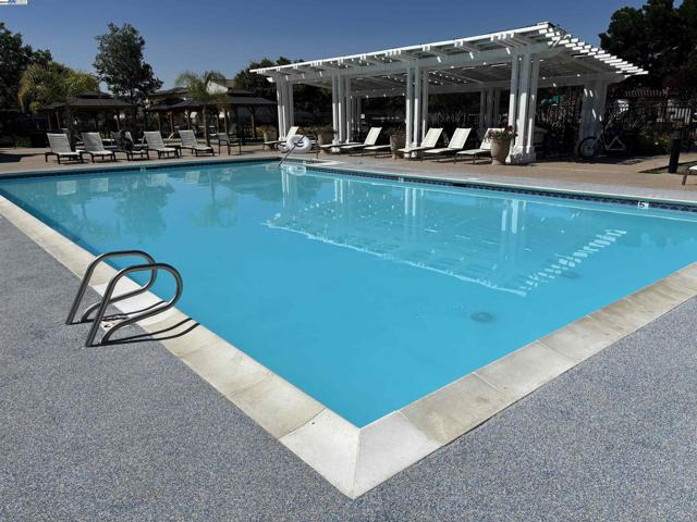 5010 Barrenstar Way, San Ramon CA: https://media.crmls.org/mediaz/48f069f8-4204-432f-802a-37d392a244f4.jpg