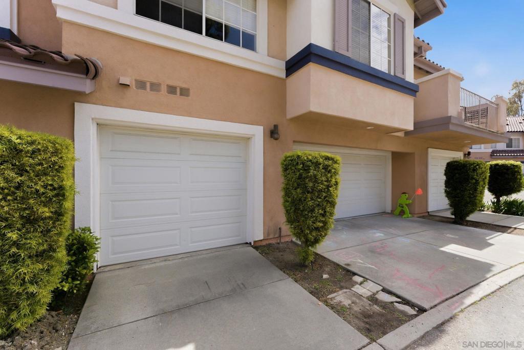 12041 Tivoli Park Row 2 - photo 17