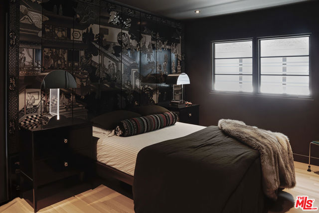 4934 La Roda Avenue, Los Angeles CA: https://media.crmls.org/mediaz/48f12eec-e032-4152-b153-ee4c280139dd.jpg