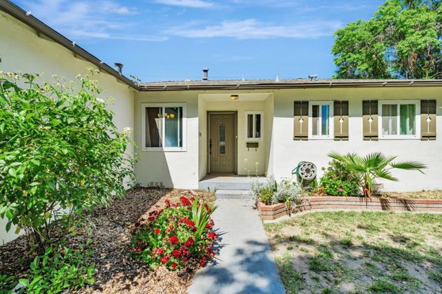 2105 Geneva Drive, Modesto CA: https://media.crmls.org/mediaz/48f14885-d3dc-4d9d-b29e-d191cef43cca.jpg