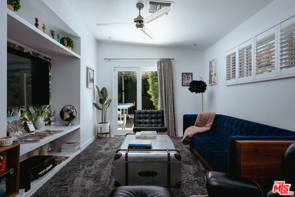 https://media.crmls.org/mediaz/48f15a15-f77d-4866-8454-2915adadebd6.jpg?preset=X-Large