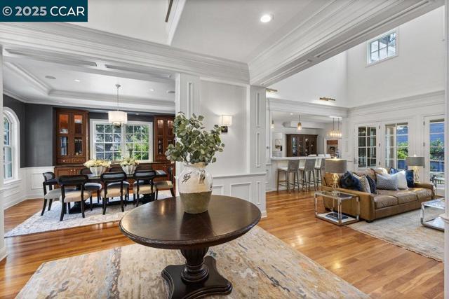 1826 Alameda Diablo, Diablo CA: https://media.crmls.org/mediaz/48f20974-f6a4-4823-9a17-b5537058a203.jpg