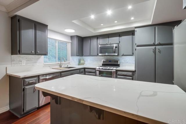 444 Victoria Place, Vista CA: https://media.crmls.org/mediaz/48f3686a-6173-42e8-8bea-7c4a01f8a42d.jpg
